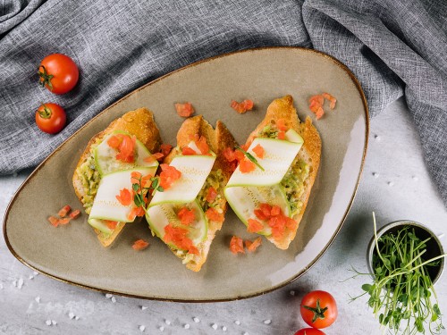 Bruschetta cu dovlecel prăjit și gorgonzola